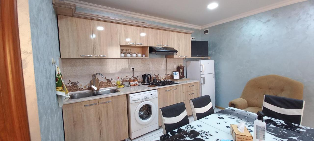 Dream House & Hostel Sevan Luaran gambar